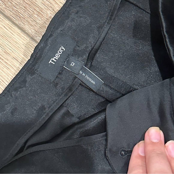 Theory - Wide Leg Culotte in Bonded Satin - Picture 9 of 12